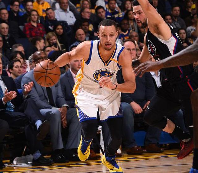 16分大逆转!勇士横扫快船 库里35分KD25+15