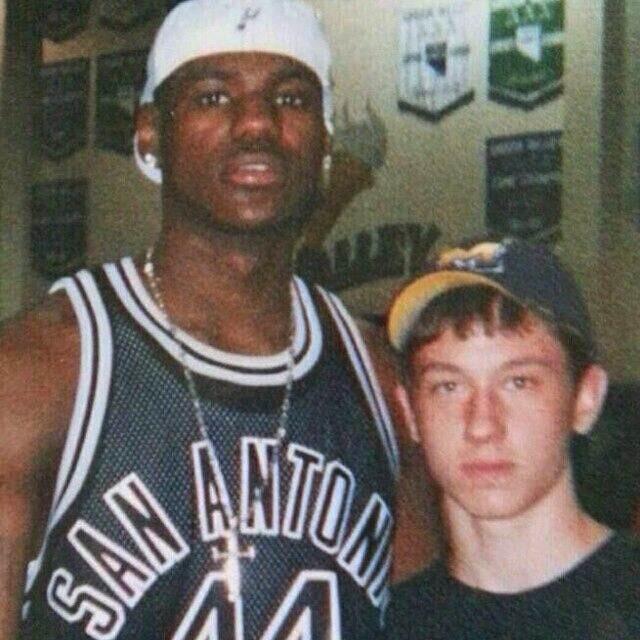 [周边]曝詹皇年轻时是马刺球迷 披圣城传奇巨星