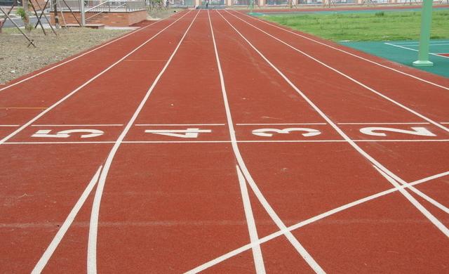 呼吁终止铺设毒跑道 不能只交给时间与运气