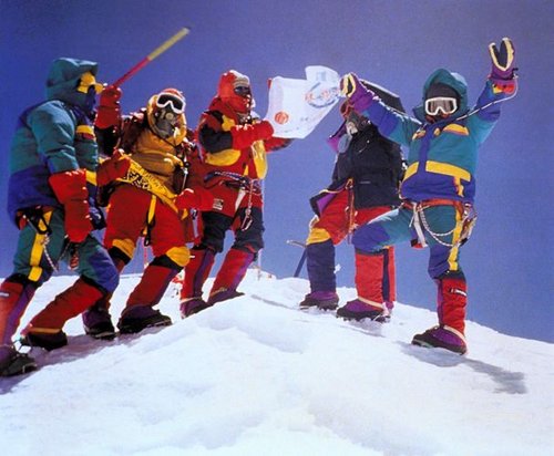 1993年 西藏登山队参与了海峡两岸联合攀登珠