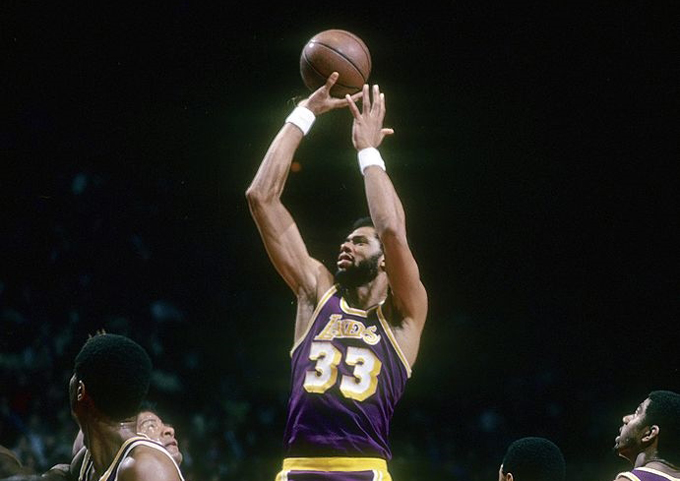 NBA历史得分王再入院 2周前刚完成冠心病手术