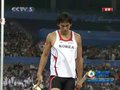 视频：韩国选手撑杆跳摔倒