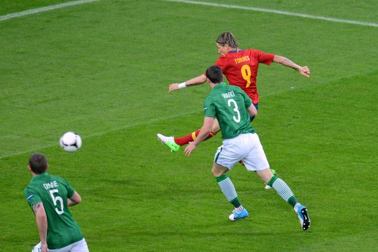 欧洲杯-西班牙4-0送爱尔兰出局 托雷斯中两元