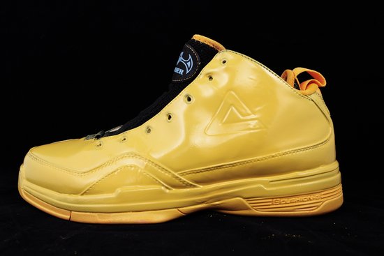 匹克巴蒂尔六代创意篮球鞋之黄金战靴(图)