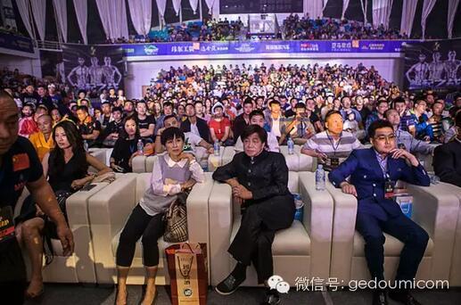 华武决3崛起之战：王赛与巴特尔皆强势KO对手