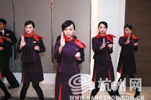 香港空姐学咏春拳应对空怒族 曝每周被打三次