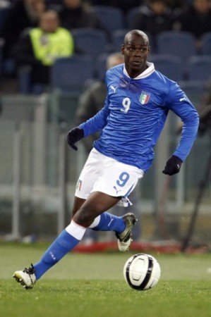 欧洲杯年代秀:翻滚吧少年