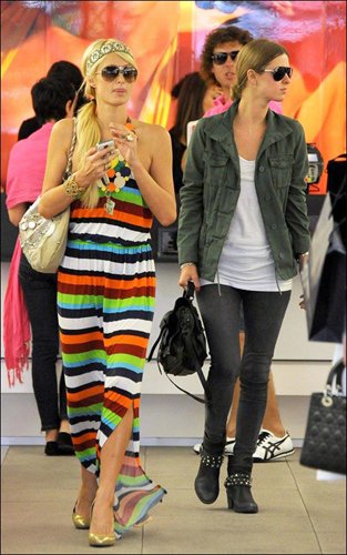 豪门<em>艳女</em>帕里斯·希尔顿藏毒被拘 观看巴荷大