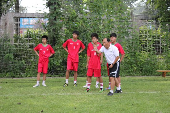 夏令营投入力度超往年 聘专业足球讲师授经验