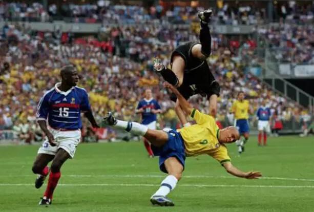 98世界杯决赛的黑幕 罗纳尔多到底怎么了