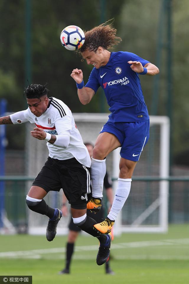 ����������:���ײ���Ŧ�ױ� �ж���8-2����ķ