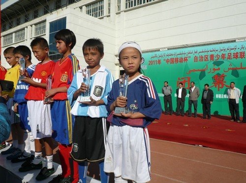 新疆青少年足球联赛 北泉镇小学创佳绩进决赛