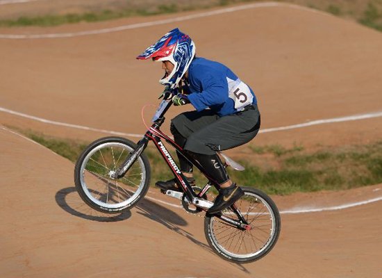 姜楠楠:从跳远转行小轮车 成功卫冕很开心