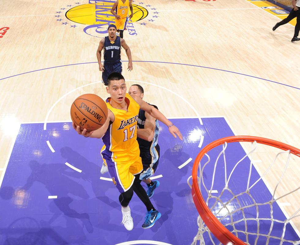 书豪新年首战再现林疯狂 5分钟5中5+4秒突袭