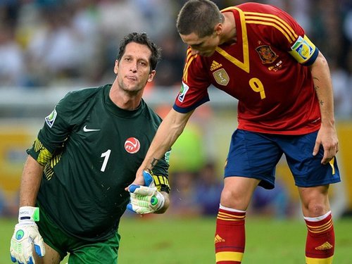 联合会杯-西班牙10-0塔希提创纪录 托雷斯4球