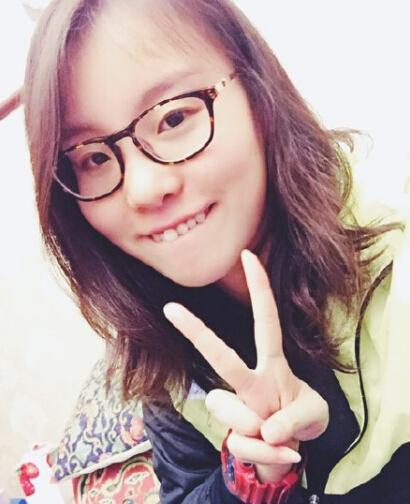 傅园慧咳嗽晒自拍卖萌游泳 豹纹网友称心疼小