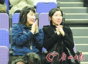 日本<em>孪生姐妹</em>追男排帅哥 自学<em>中文</em>加油20年(图
