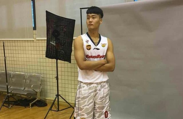 粤媒:新季CBA格局重建 广东敢拼没有不可能