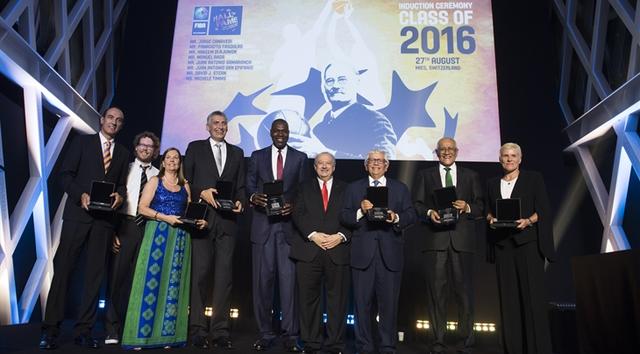 8月28日讯 2016年fiba名人堂颁奖仪式在瑞士日内瓦举行,nba前总裁