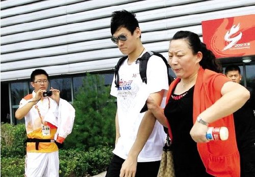 耍大牌?赛场外孙杨还得慢慢来_体育_腾讯网