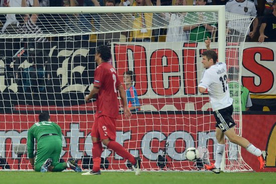 穆勒助攻戈麦斯破门 德国1-0领先葡萄牙