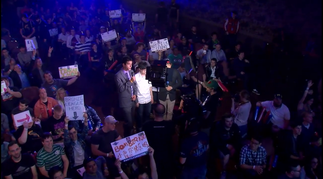 走向世界的中国《星际争霸2》解说--小色