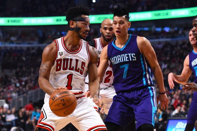 对位被爆书豪遭雪藏 篮下1vs3成全场唯一亮点