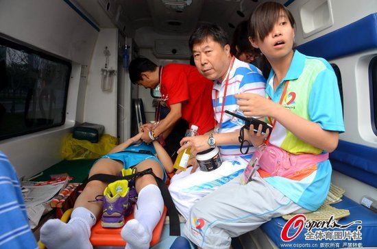 全运会女排津辽苏获四连胜殷娜赛后晕