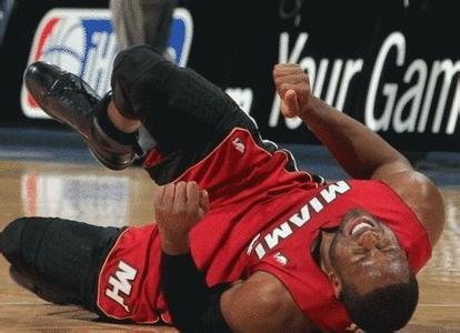 像韦德这种球员在没有半月板的情况下是怎么打球的