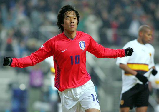 韩国男足正式宣布新任队长 朴周永取代朴智星