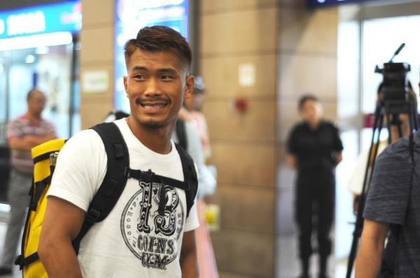 日本拳王批中国拳击落后 要赢邹市明改变命运