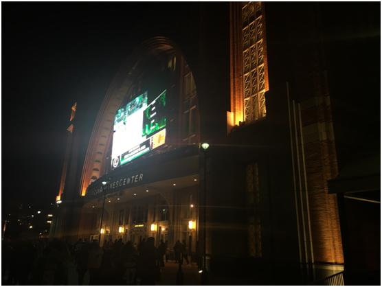 现场直击达拉斯冰球狂热 星队比小牛更瘦欢迎