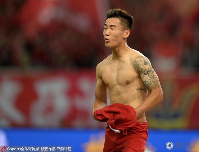 韦世豪进球胡尔克点赞 用106分钟成U23射手王