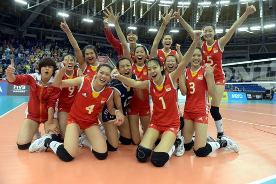 女排世青赛中国3-0横扫日本 八战1局不丢夺冠