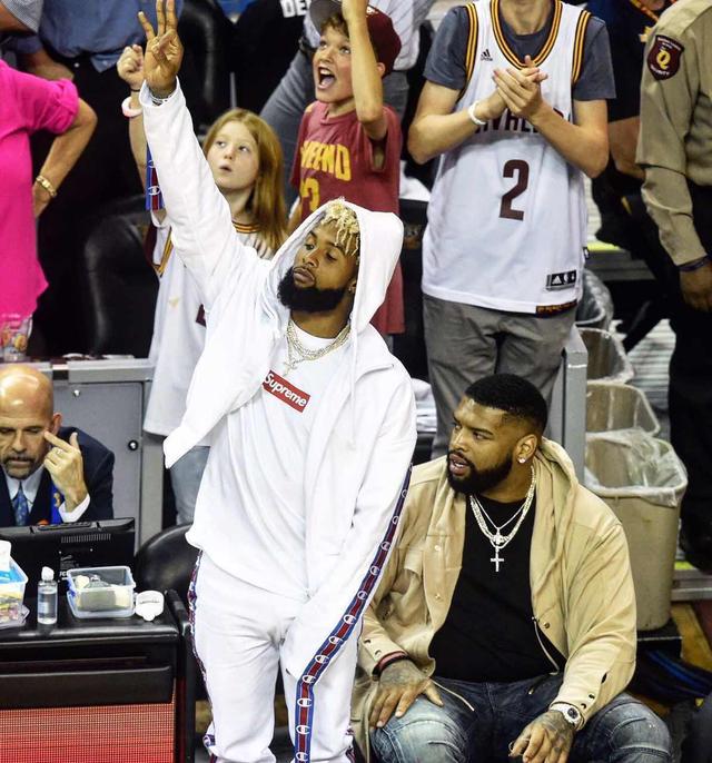 10日NFL消息汇总：小贝现身骑士主场对喷库里