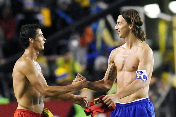 C罗伊布今夏一起卖香水 你想买哪个帅哥的?