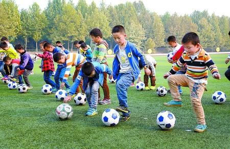 陕西建750所足球学校 四级联赛体系激励选拔
