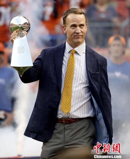 NFL揭幕战:卫冕冠军丹佛野马队险胜逆转大力女和v冠军妖精图片