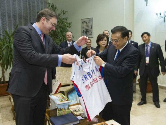 李克强总理访塞尔维亚关键词:足球 篮球 网球