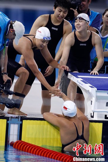 图文：女子4x100米自由泳接力中国队获得金牌