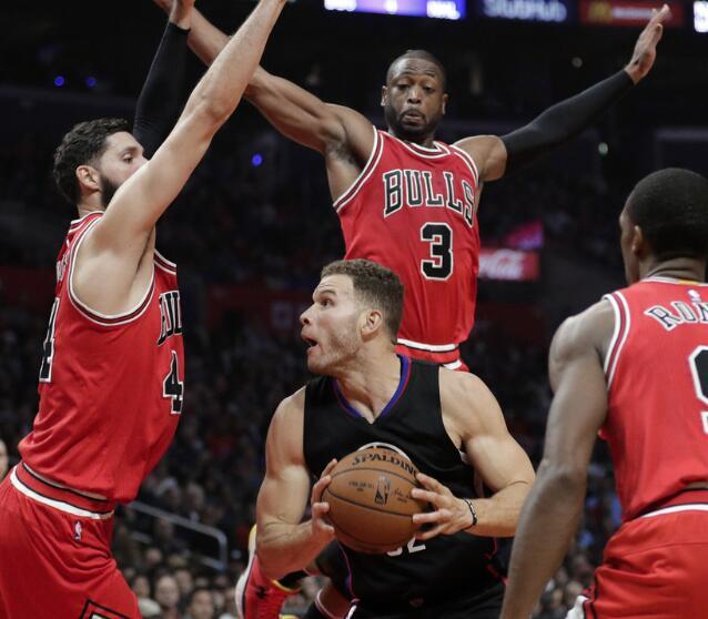 官方称公牛VS快船存关键漏判 格里芬走步未吹