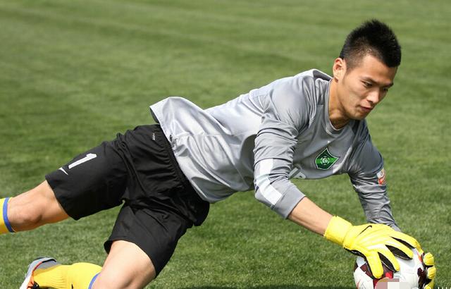 【体育课】标王大战刚开幕 不上亿敢称霸?