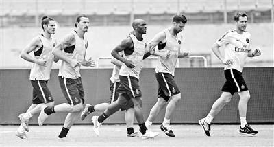 大巴黎逛店大腕儿都不见 席尔瓦无故爽约