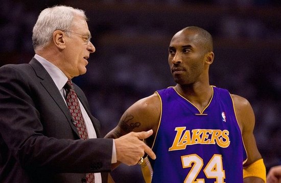 湖人名宿批湖人像老旧轮胎 禅师赞同科比还击