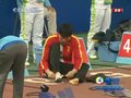 视频：110米栏决赛即将鸣枪 飞人刘翔入场热身蓄势待发