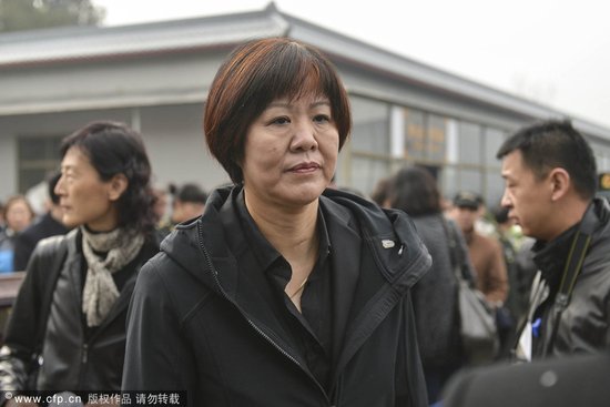 陈招娣追悼会老女排集体到场陈忠和赶来吊唁