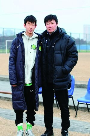 郝润泽:偶像是范佩西 目标进国足定要超老爸