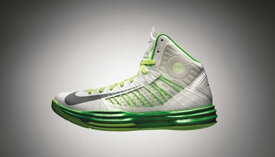 高峰 ,全新nike hyperdunk应运而生,它将以nike lunarlon系列的核心鞋