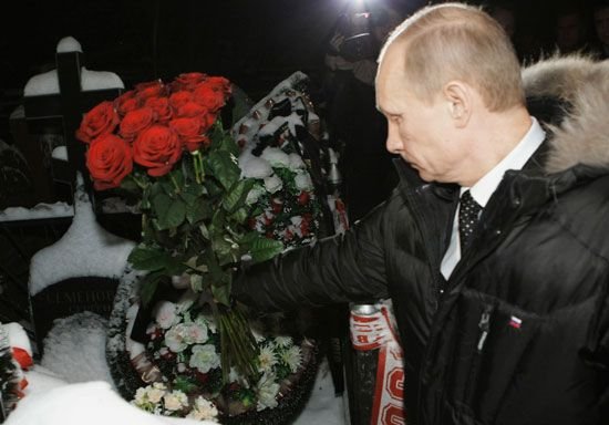 读图时代：普京悼念被枪杀的球迷