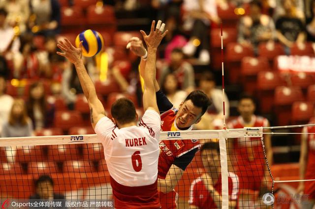 世界男排排名_世界男排名将扣球照片